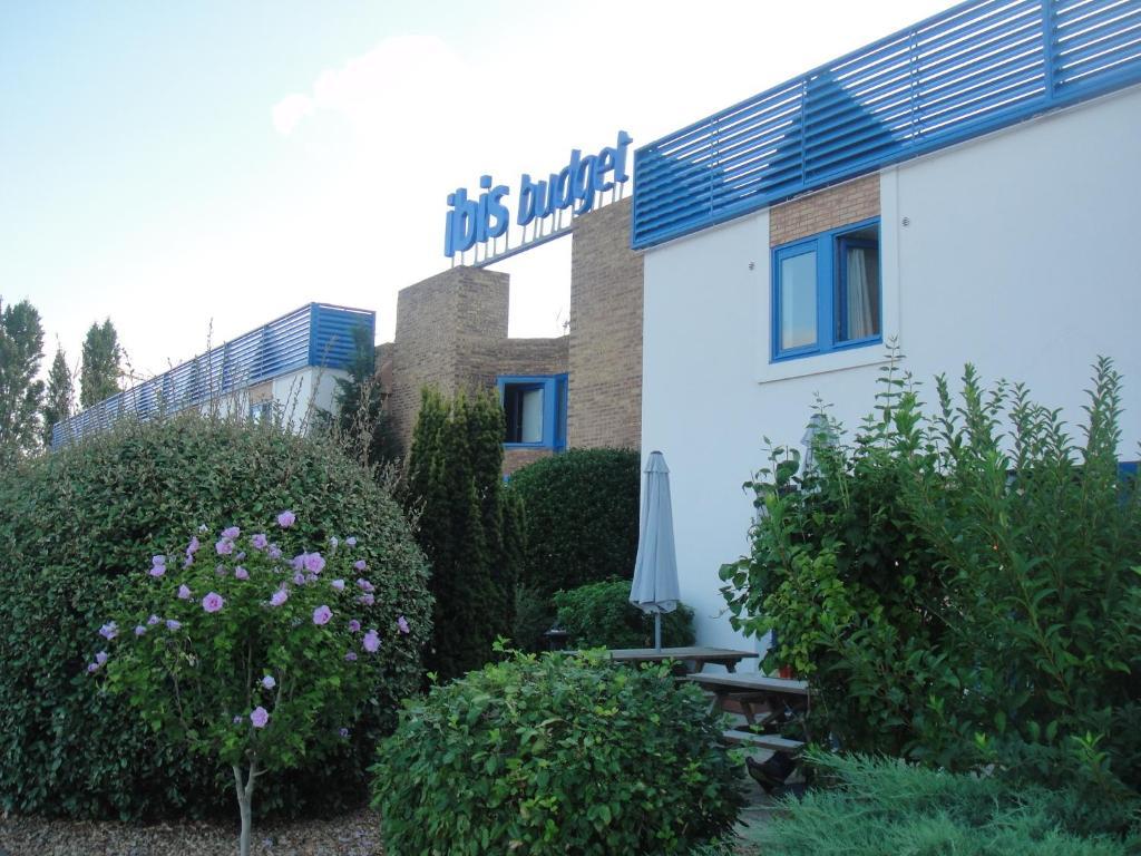 Ibis Budget Chatellerault Nord Экстерьер фото