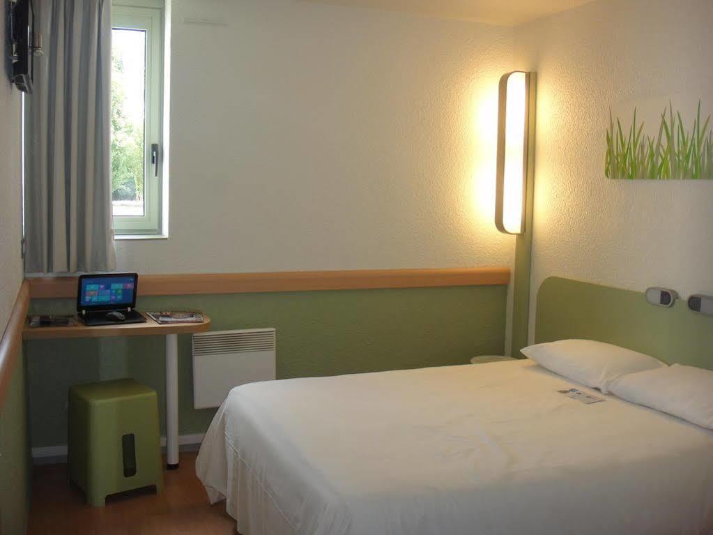 Ibis Budget Chatellerault Nord Экстерьер фото